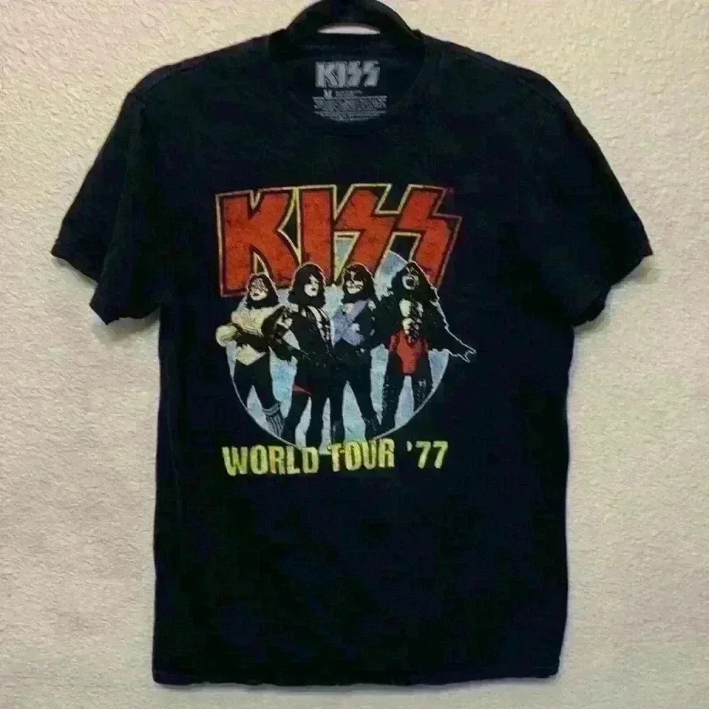 Kiss World Tour ‘77 T shirt sz M Rock and roll 80s tongue makeup Gene Simmons